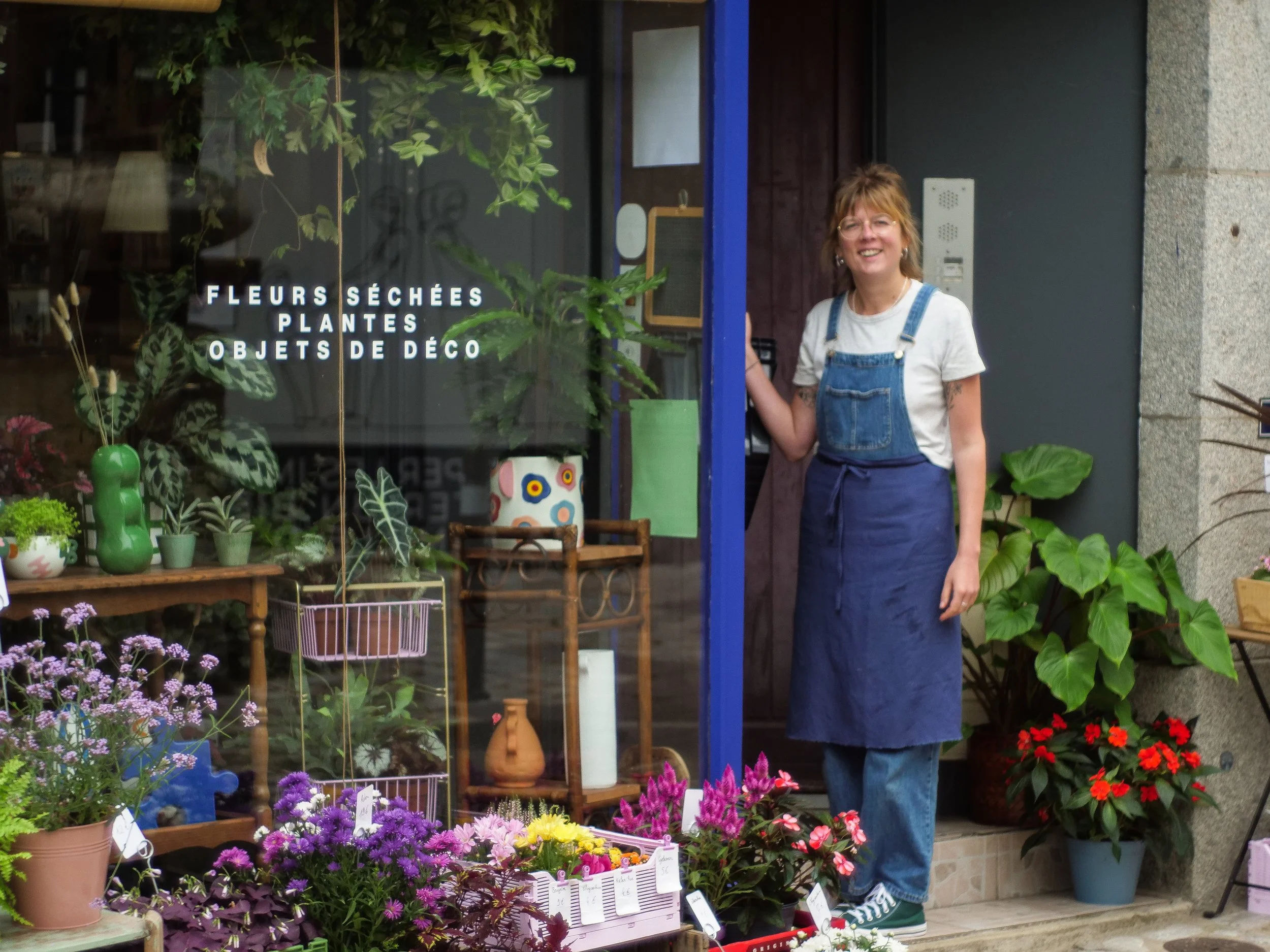 Portrait de Leslie, la fleuriste Miza Miza
