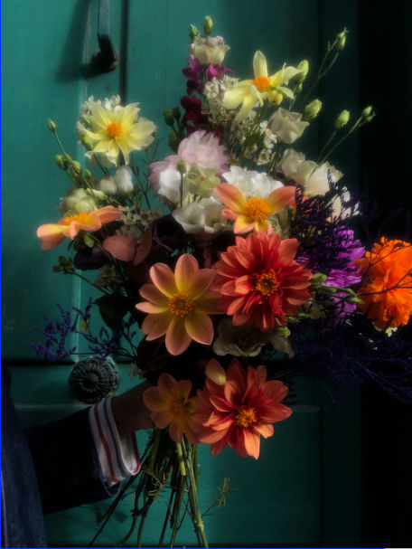 Bouquet DOUCEUR dans des tons pastel doux, rose poudré et crème.