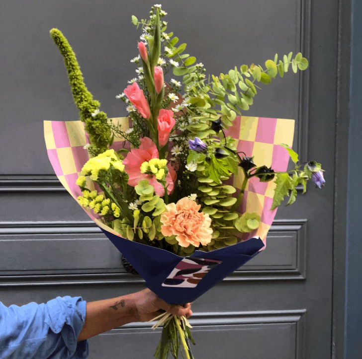 Composition florale pour un mariage.