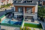Fethiye Çalış'ta Geniş ve Aydınlık 4+1 Köşe Villa - Lüks ve Konfor Bir Arada