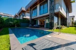 Luxurious Detached Villa within Modern Complex in Beylikduzu