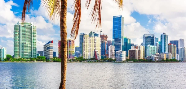 Real Estate Investment in Miami: A Guide to Oceanfront Properties Real Estate Investment in Miami: A Guide to Oceanfront Properties