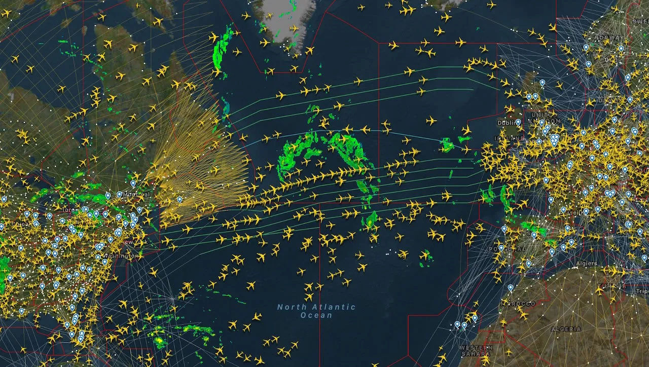 How many planes are in the air now?