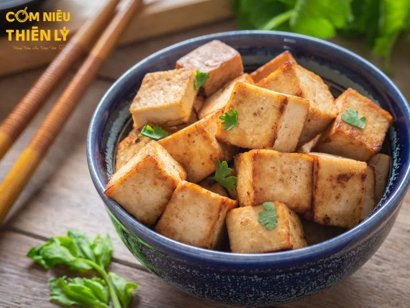 Đậu hũ chiên đơn giản và nhẹ bụng cho những ngày tết