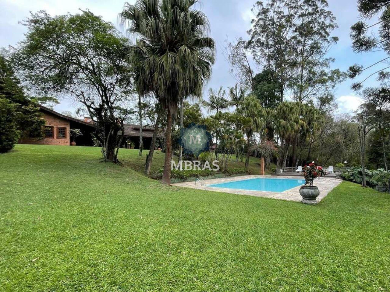 CASA GRANJA VIANA | 4 SUÍTES | 4 VAGAS | 600M²