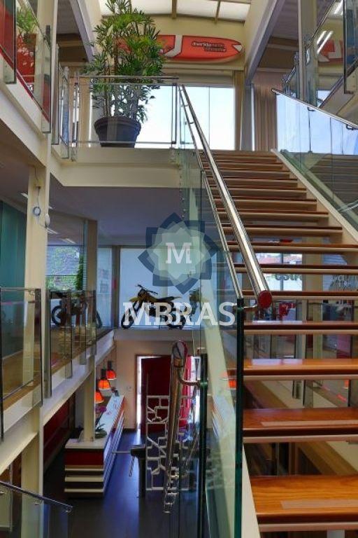 Prédio Comercial Diferenciado!