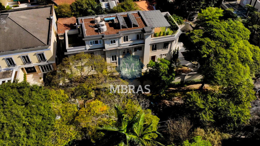 MARAVILHOSA RESIDÊNCIA NO MELHOR DO JARDIM EUROPA