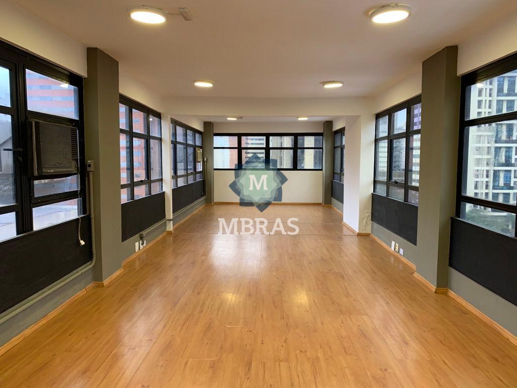Prédio comercial com renda