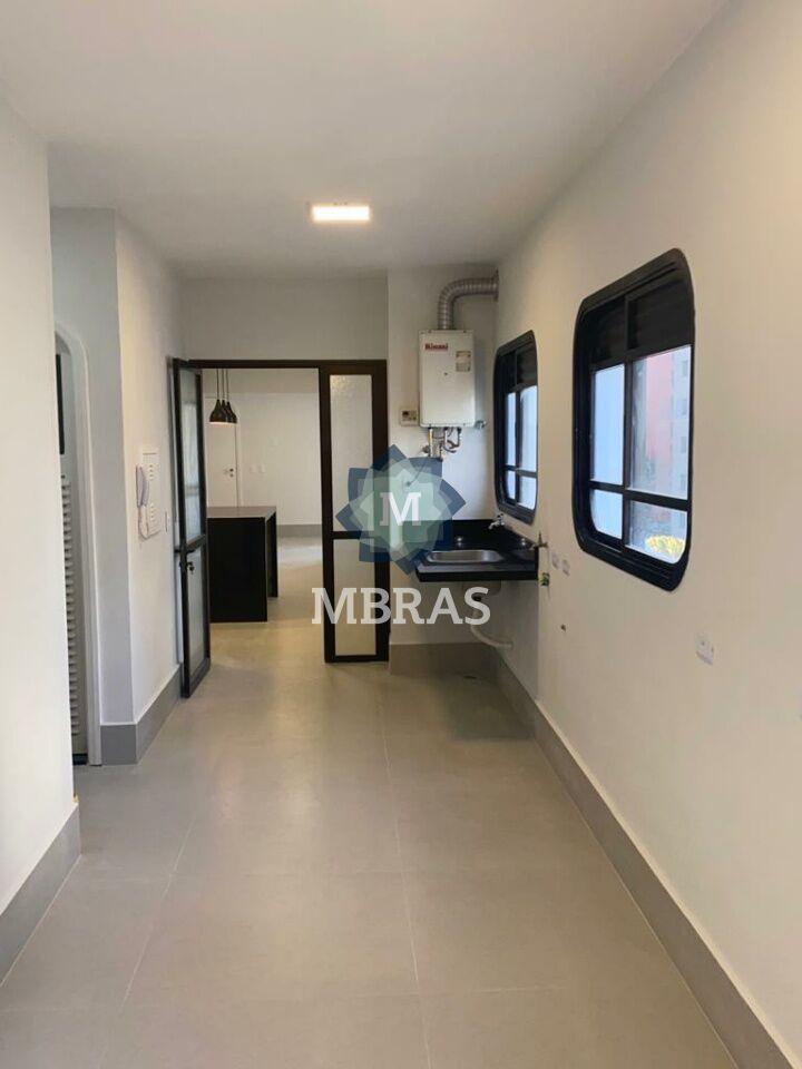 Apartamento reformado no Jardim Paulista