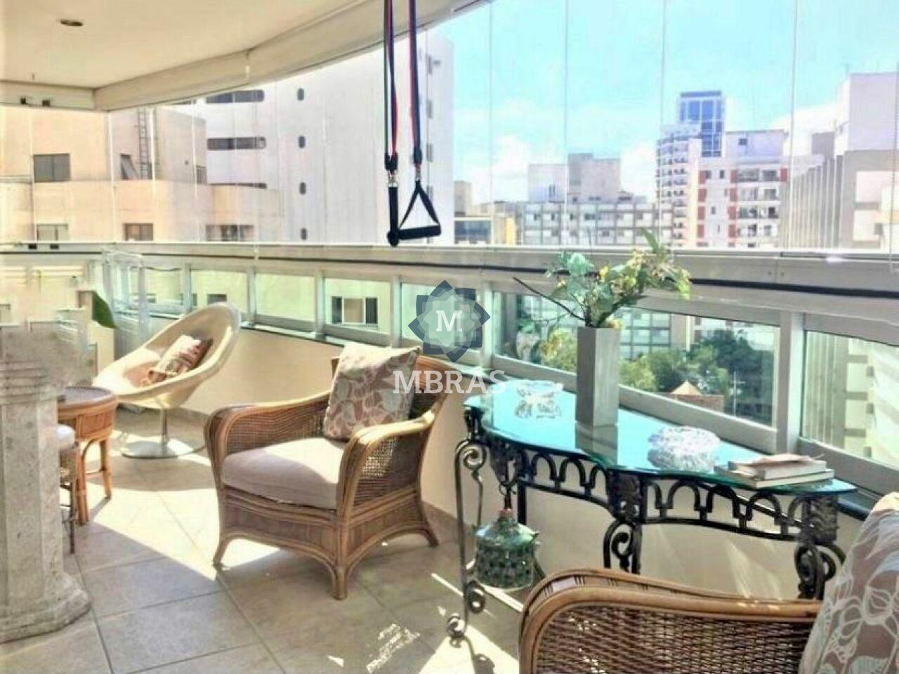 Belíssimo apartamento no melhor de Perdizes | 230 m² | 4 vagas | suíte master com banheiro Sr./Sra.