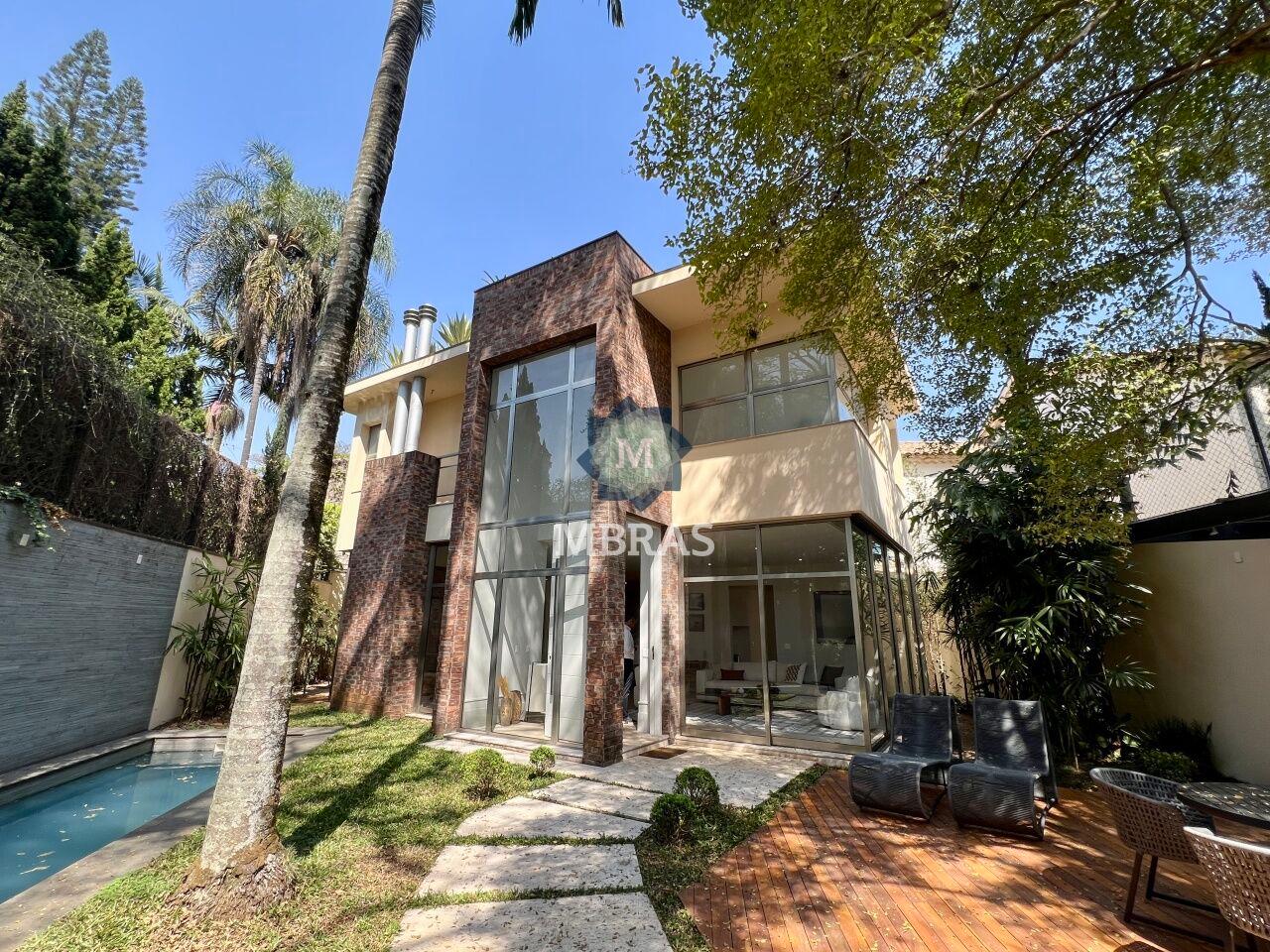 MARAVILHOSA RESIDÊNCIA CONTEMPORÂNEA COM TECNOLOGIAS INOVADORAS (VALOR SOB CONSULTA)