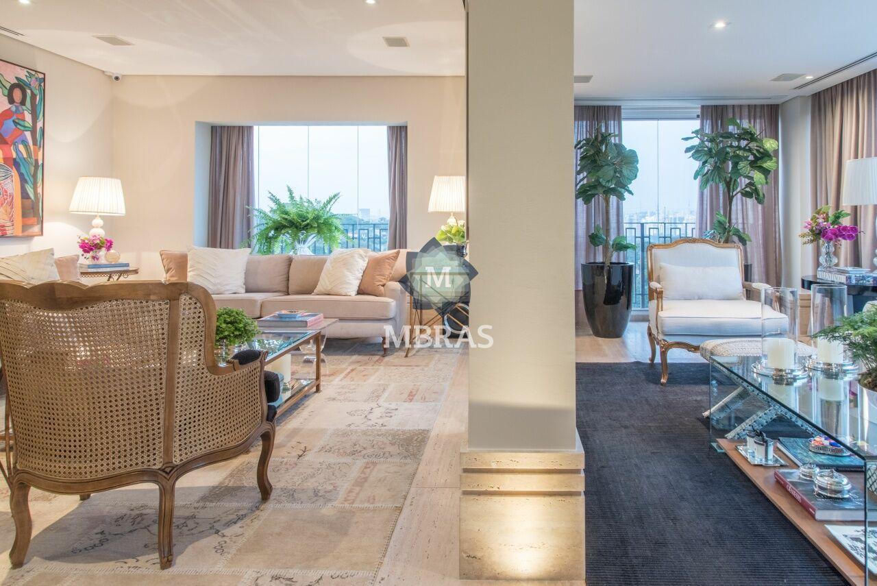 Apartamento Finamente Decorado com Linda Vista para o Verde