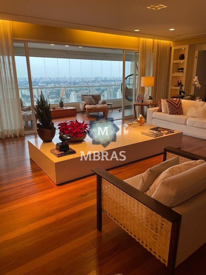 Cobertura em condomínio conceituado - 640 m²