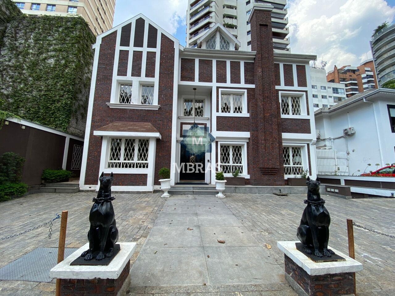 Exuberante imóvel para uso comercial no Jardins