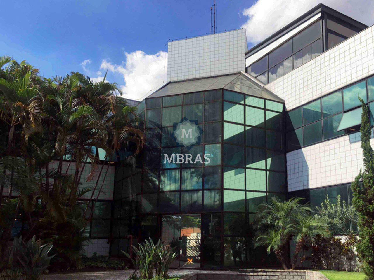 Prédio Comercial Av. Queiroz Filho