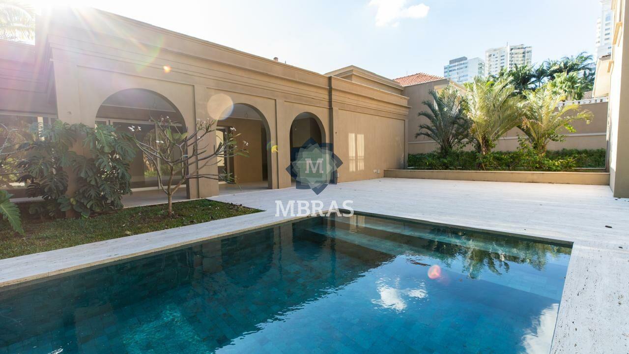 Elegância Atemporal no Jardim Europa