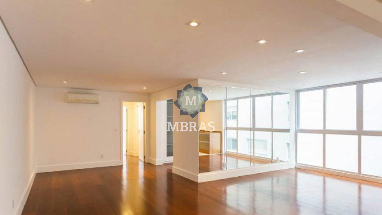 Maravilhoso apartamento reformado na R: Bela Cintra, 50mts restaurante Fasano