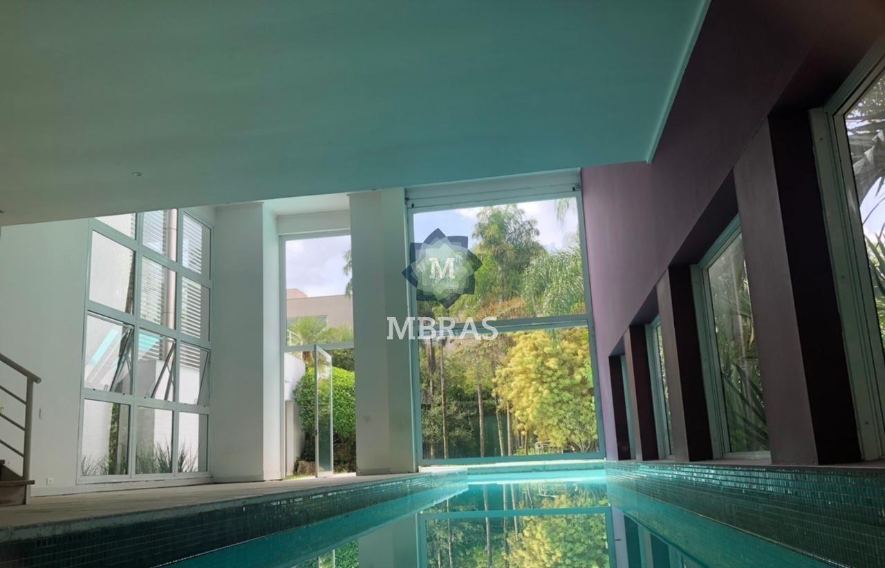 Linda Mansão | Cond. Fechado extremamente nobre| terreno com 1652m² de área
