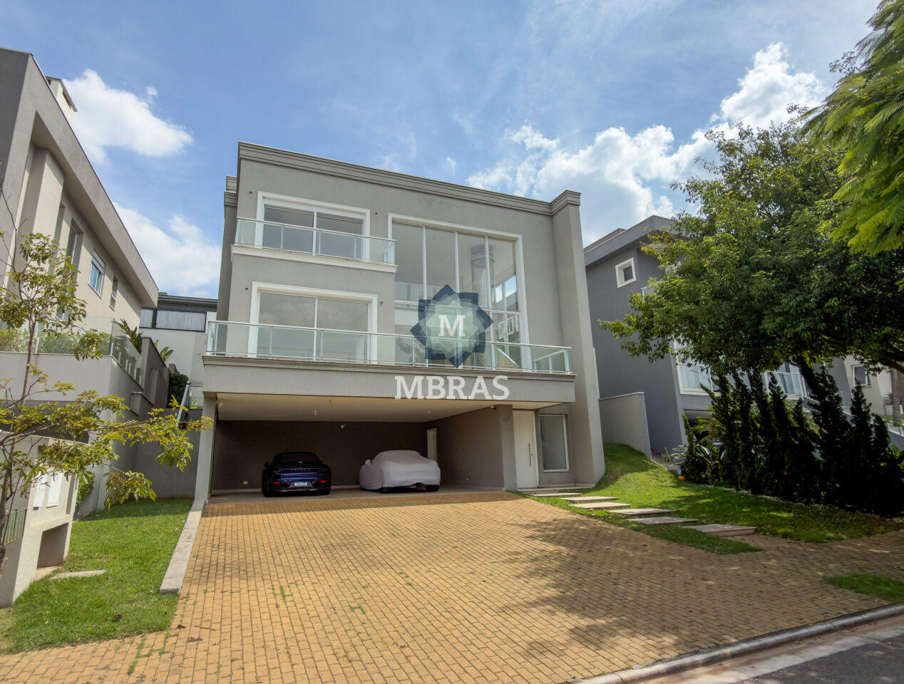 CONTEMPORÂNEA | Casa nova em Alphaville