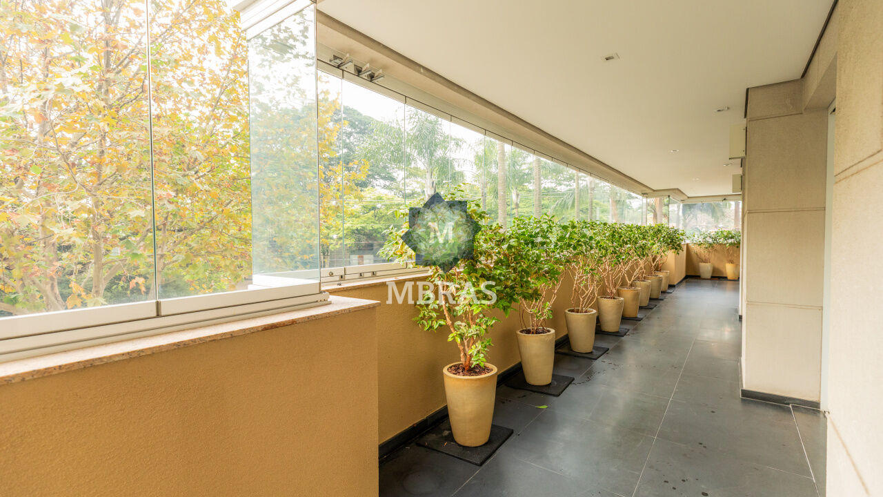 LINDO APARTAMENTO EM FRENTE AO PARQUE IBIRAPUERA