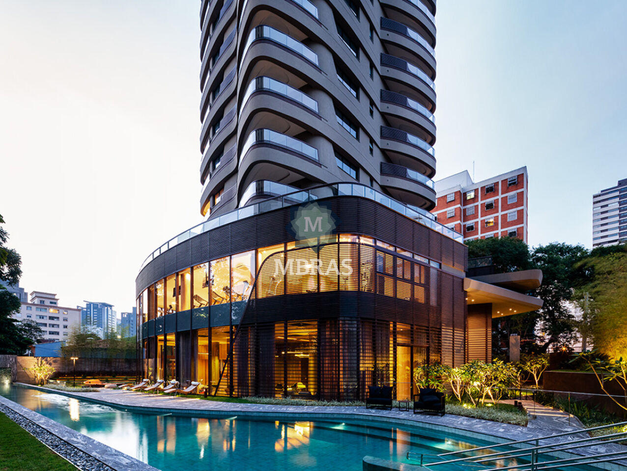 Lindo Studio em Prédio Conceito no coração da Vila Olímpia
