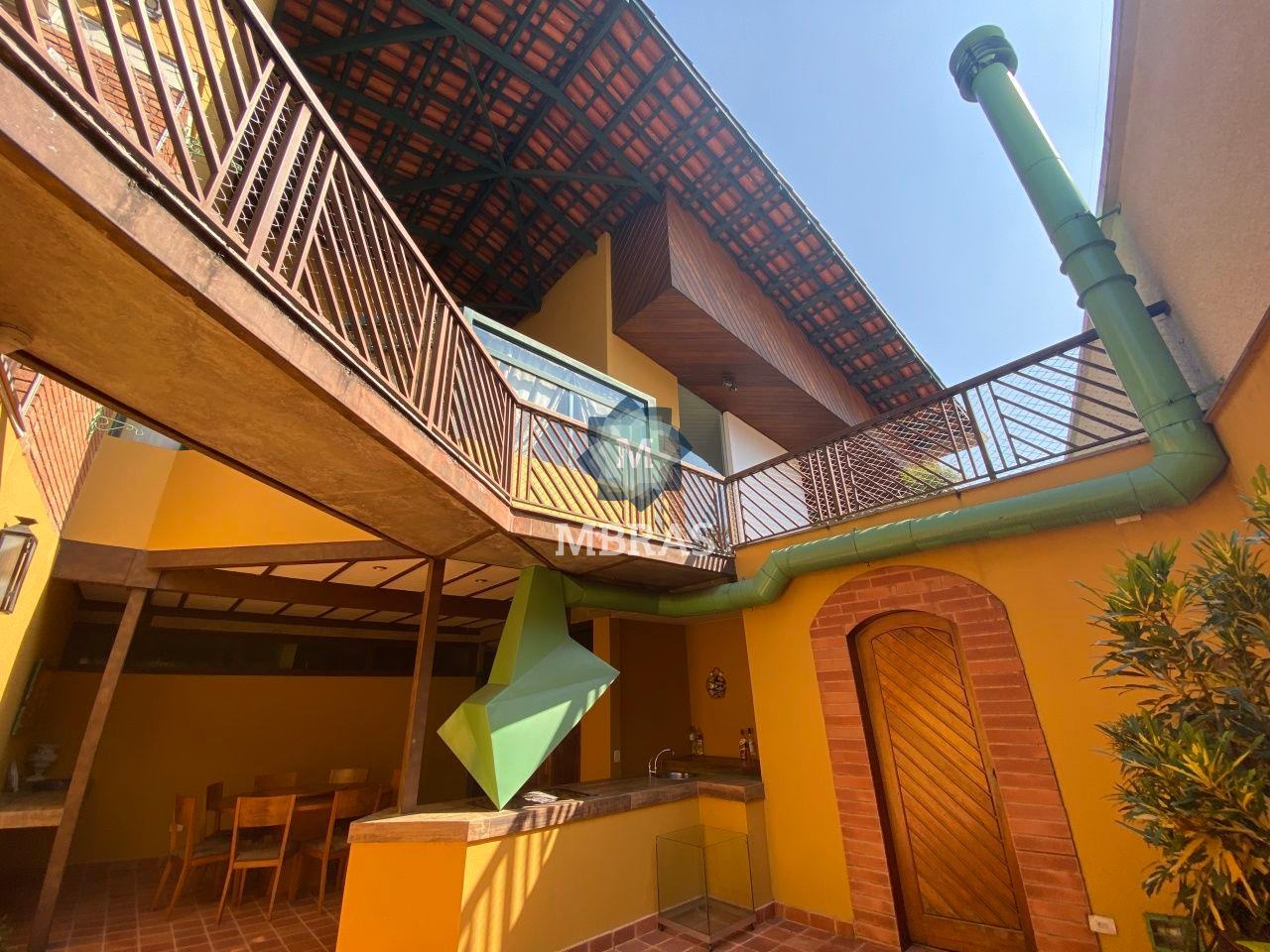 LINDA CASA - ALTO DA LAPA - 560M2 PRIVATIVOS - ÁREA TOTAL 857M2 COM JARDIM - 4 VAGAS - 3 SUÍTES
