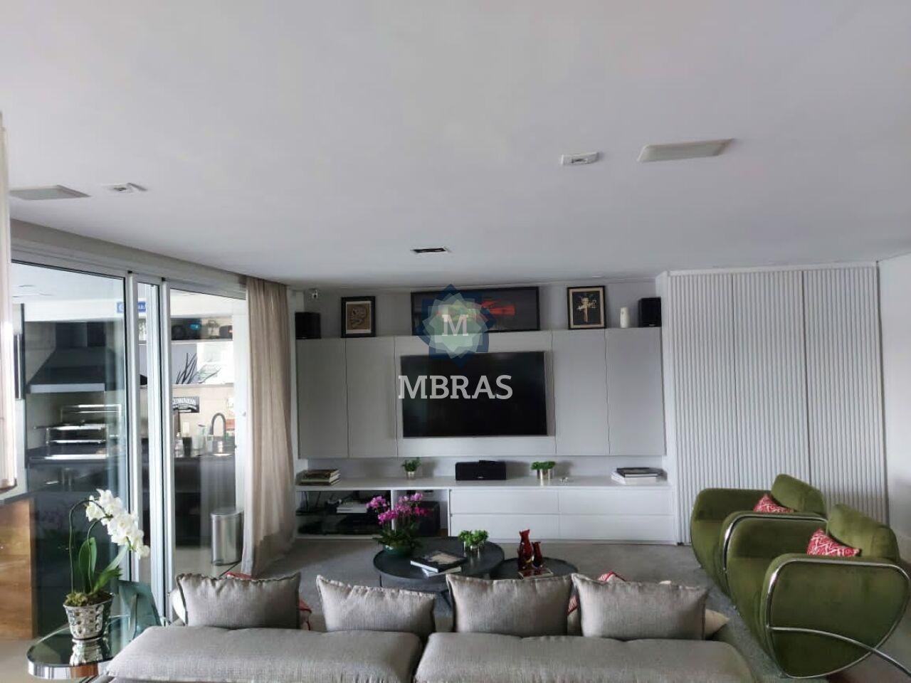 Lindo apartamento em excelente condomínio no Campo Belo
