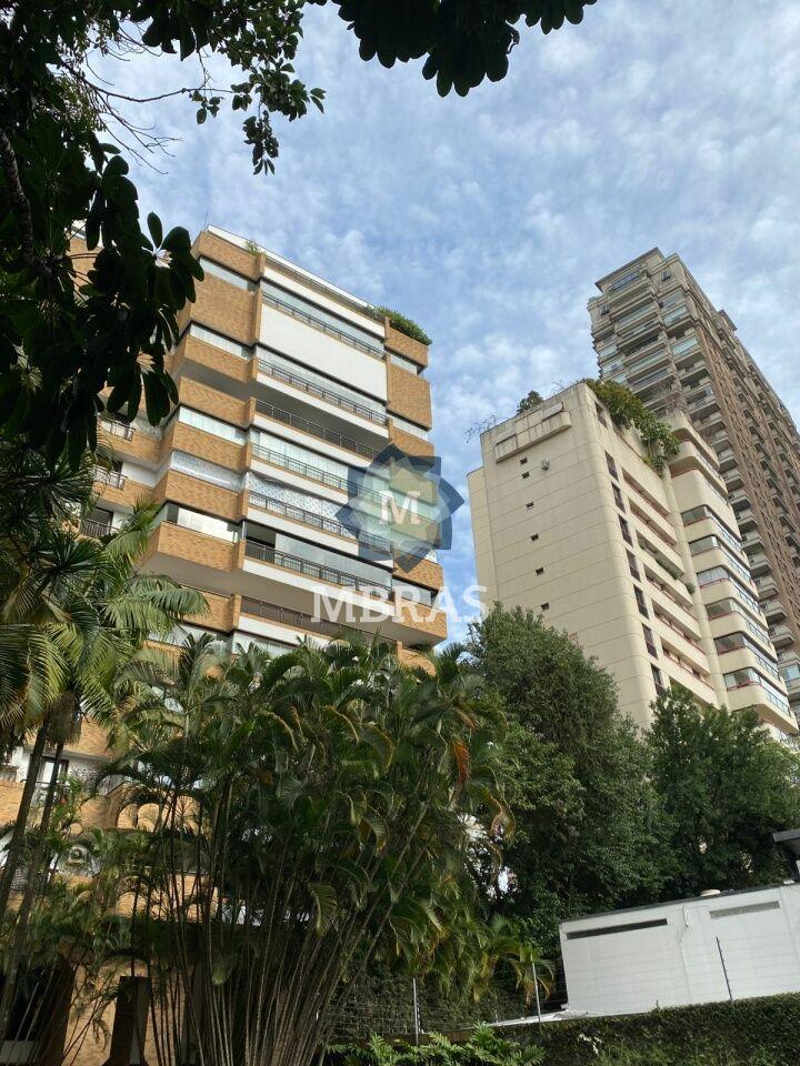 Lindo apto no Jardim Europa | Vista copa das árvores| 438m2 | 4 suítes | 4 vagas