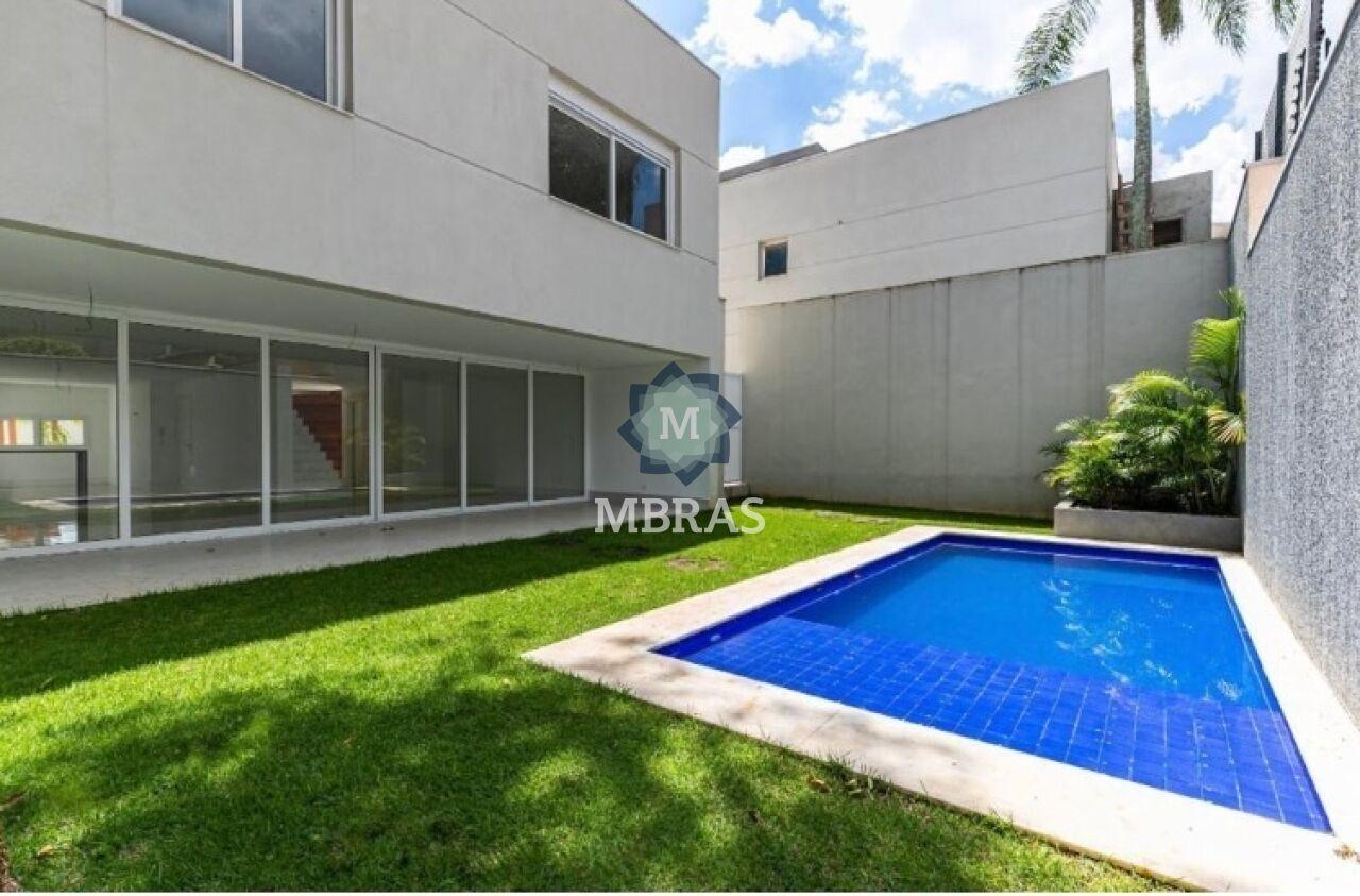 Casa de Alto Padrão em Condomínio Exclusivo