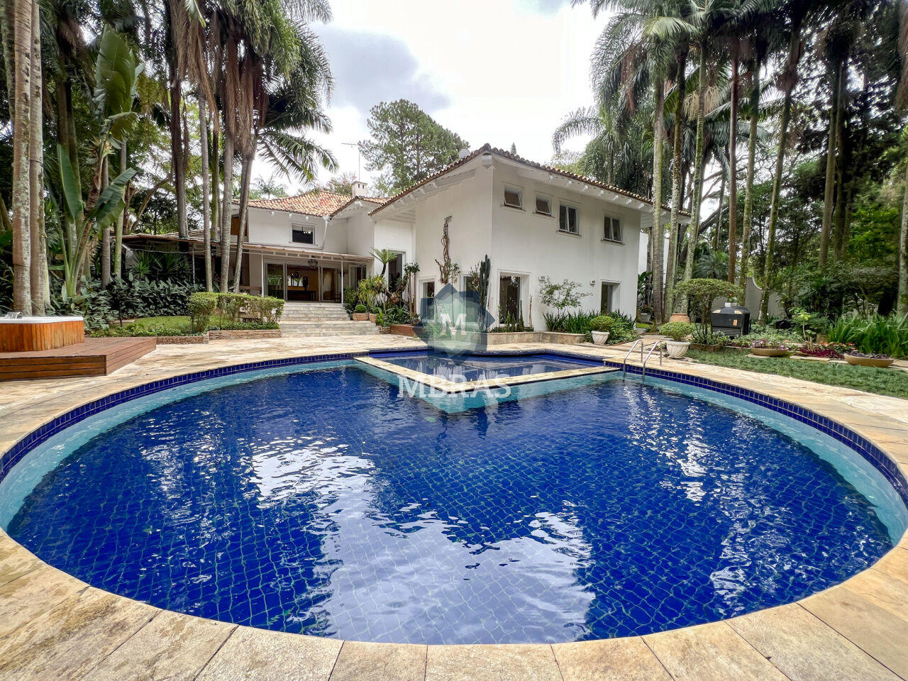 CASA MODERNA | Projetada por João Armentano