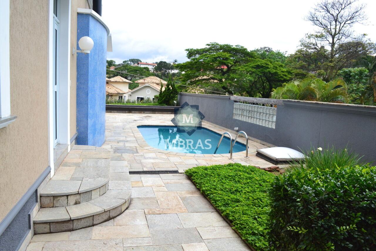 Casa Jd. Guedala 630m2 em rua fechada.