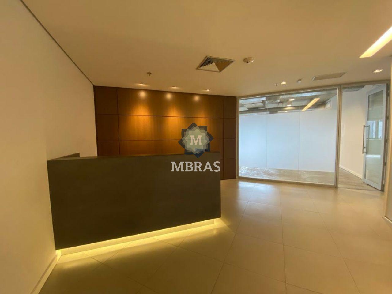 Excelente conjunto comercial no coração da Vl. Olímpia !