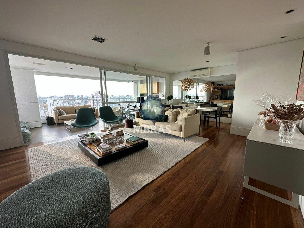 Excelente Apartamento em condomínio cobiçado em Moema Pássaros.