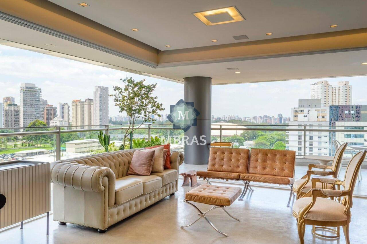Apartamento luxuoso, com vista panorâmica, a poucos passos do Parque Ibirapuera.
