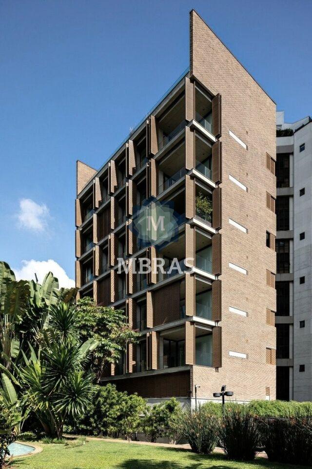 EDIFÍCIO GRAVATÁ //  O condomínio mais exclusivo da Praça Pereira Coutinho.