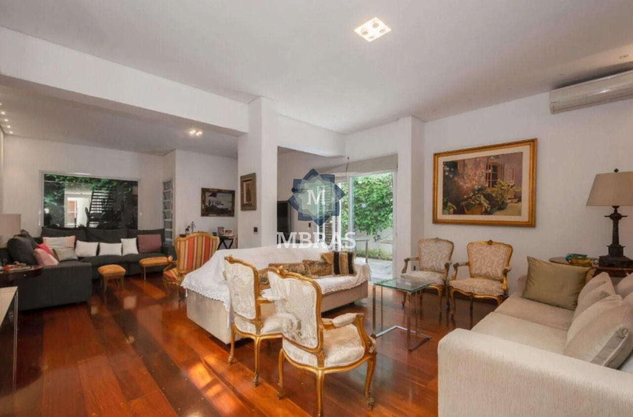 Belíssima Casa Jardim Europa