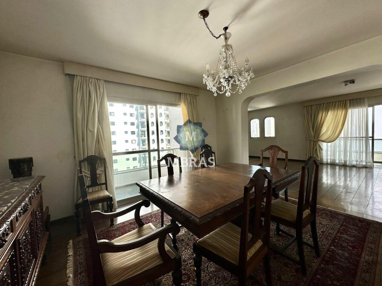 Apartamento para venda com 220m2 com potencial para reforma em Moema