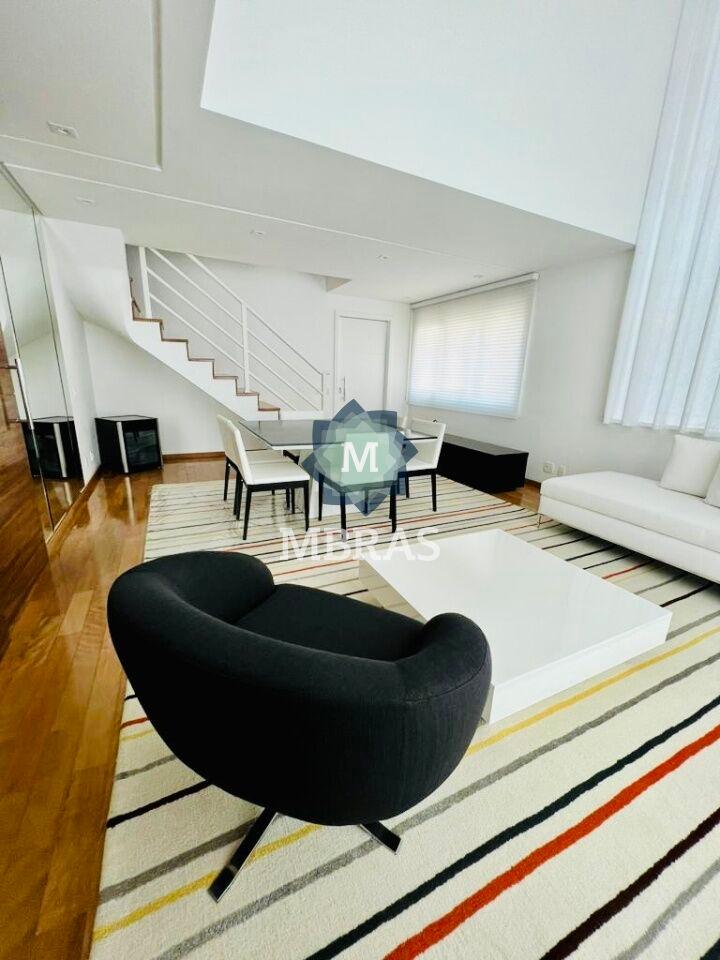 Incrível duplex mobiliado na parte plana dos Jardins.