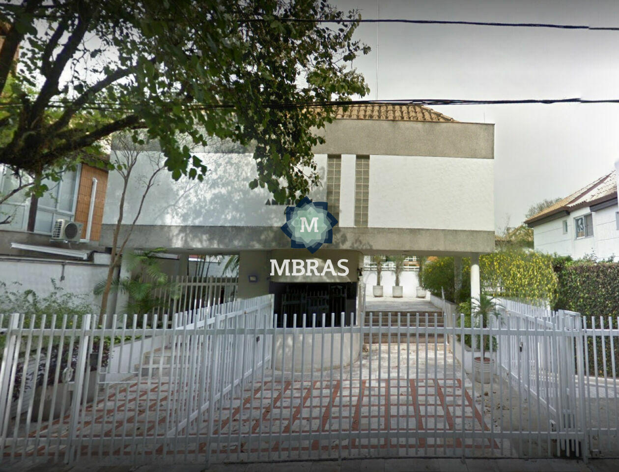 Casa em condomínio e rua exclusiva no melhor de Alto de Pinheiros