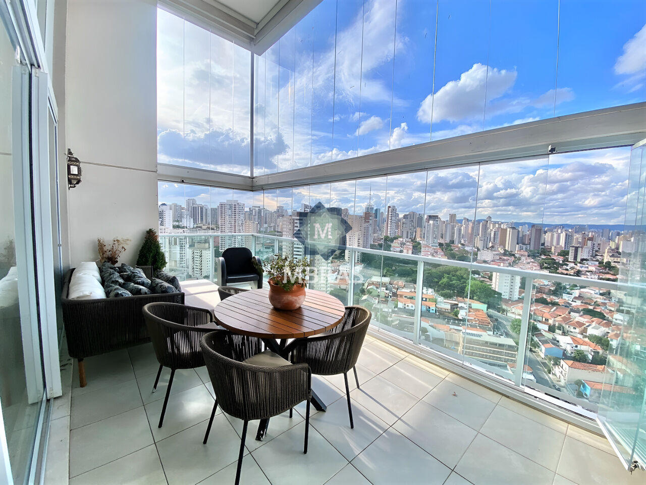 APTO COM VISTA PANORAMICA | PÉ DIREITO DUPLO