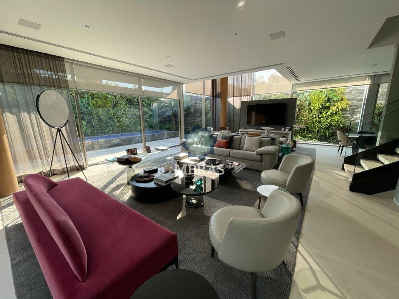 Casa belíssima em condomínio de Luxo