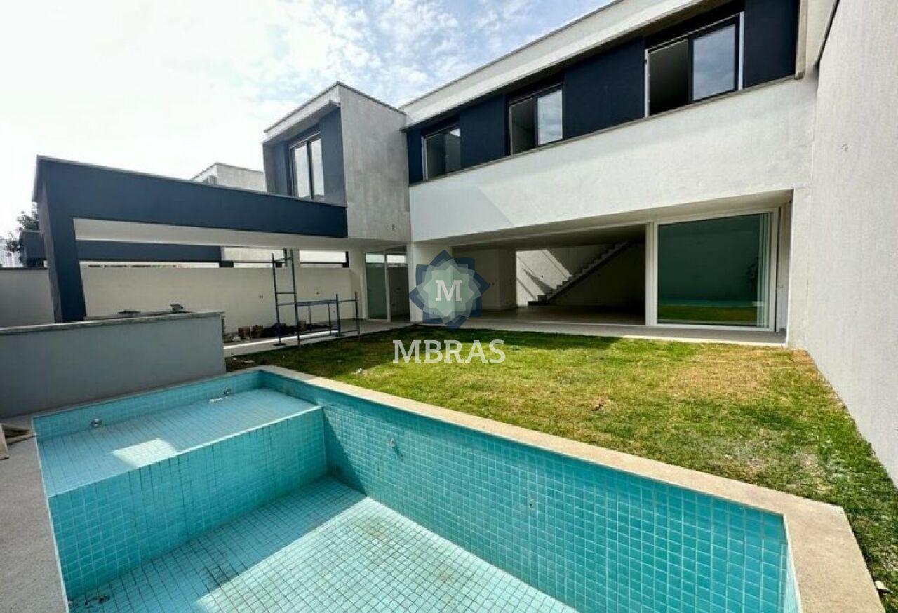 Conforto e exclusividade em condomínio fechado no coração Campo Belo