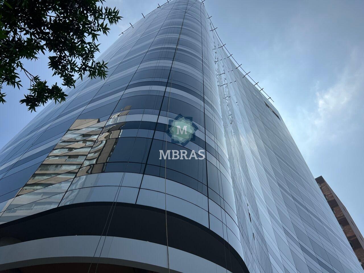 Loja ampla em prédio corporativo de 12 andares