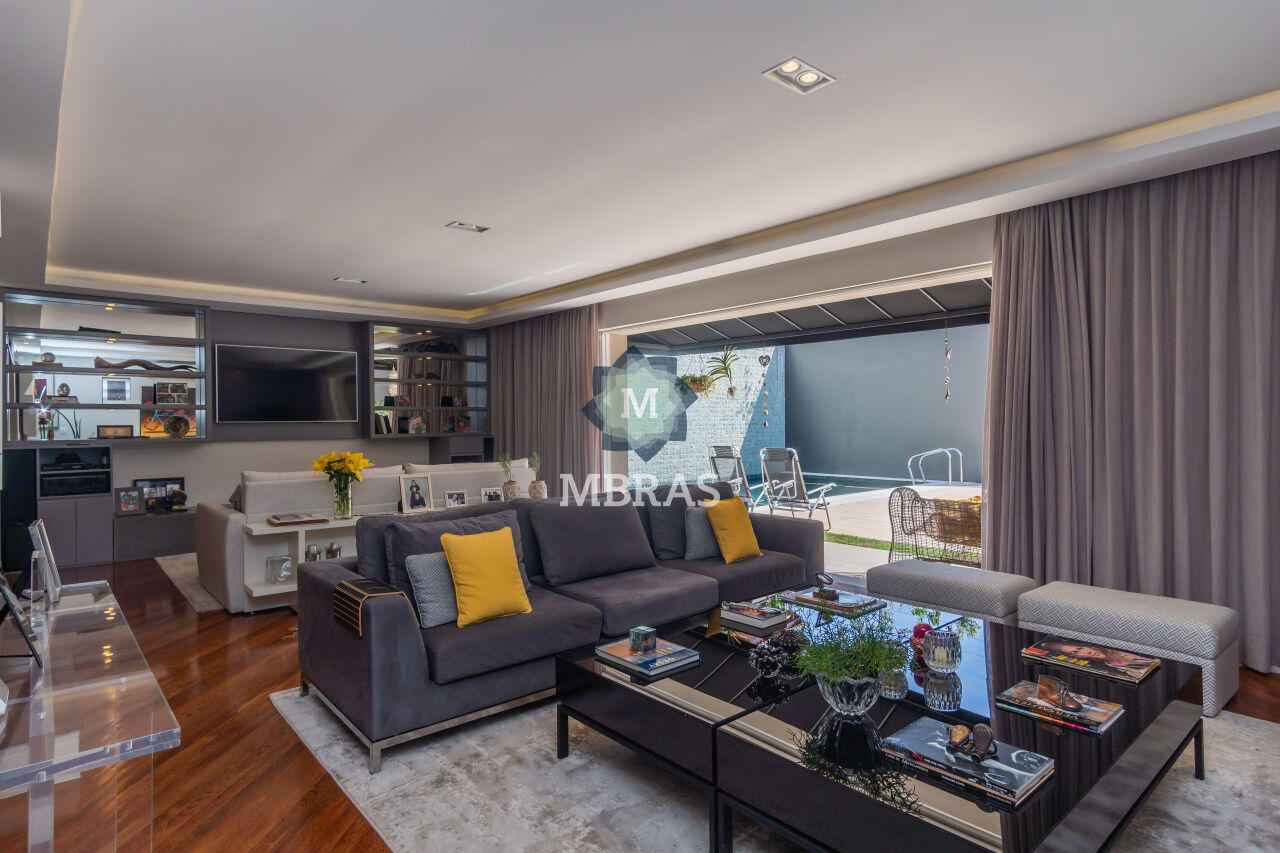 Linda Casa Reformada no Melhor do Pacaembú