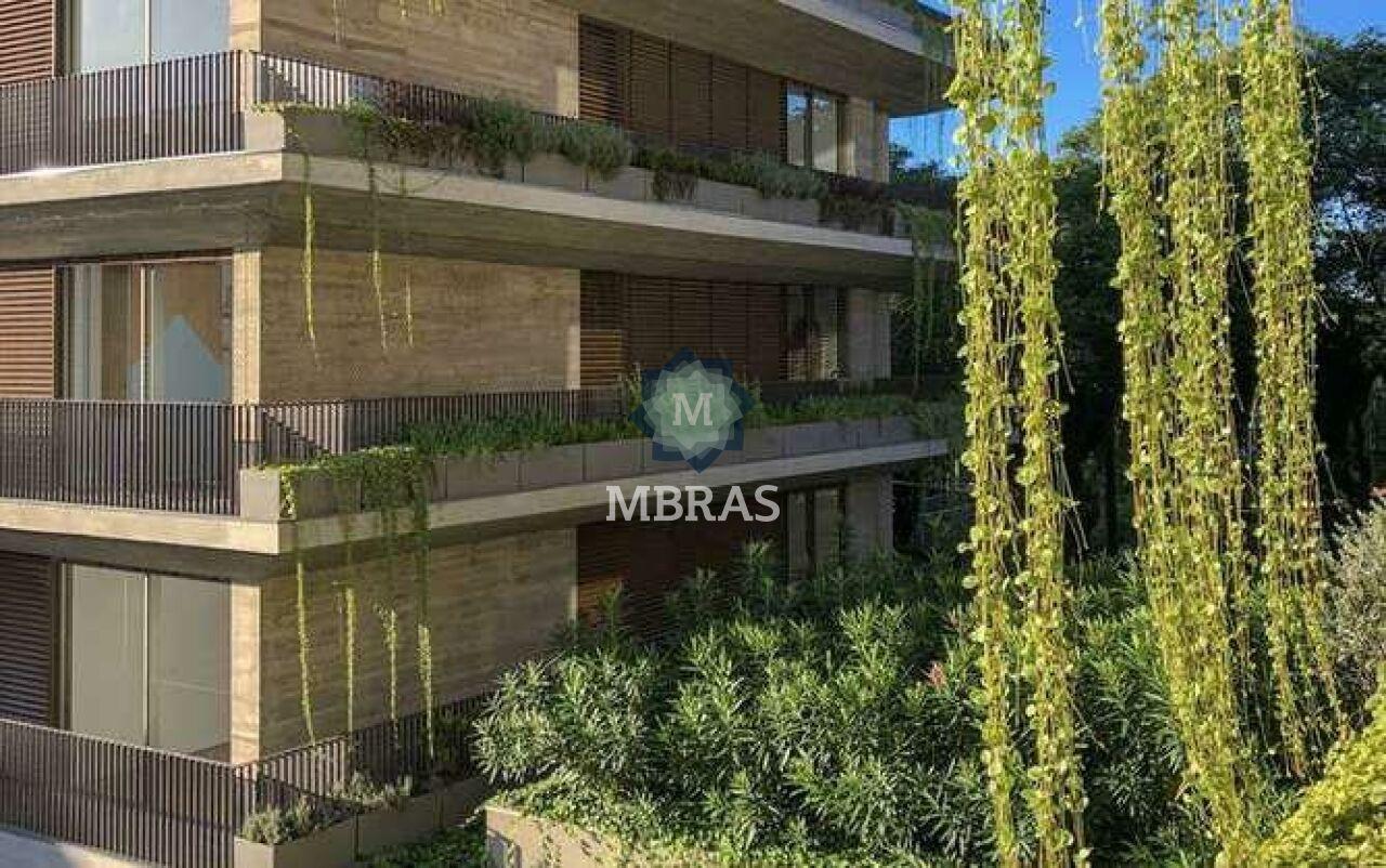Uma joia rara no miolo mais valorizado do Jardins