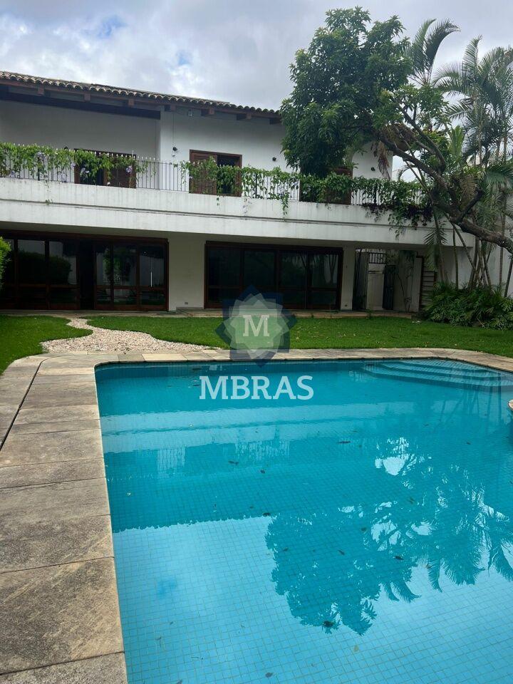 Excelente Casa com Localização Nobre