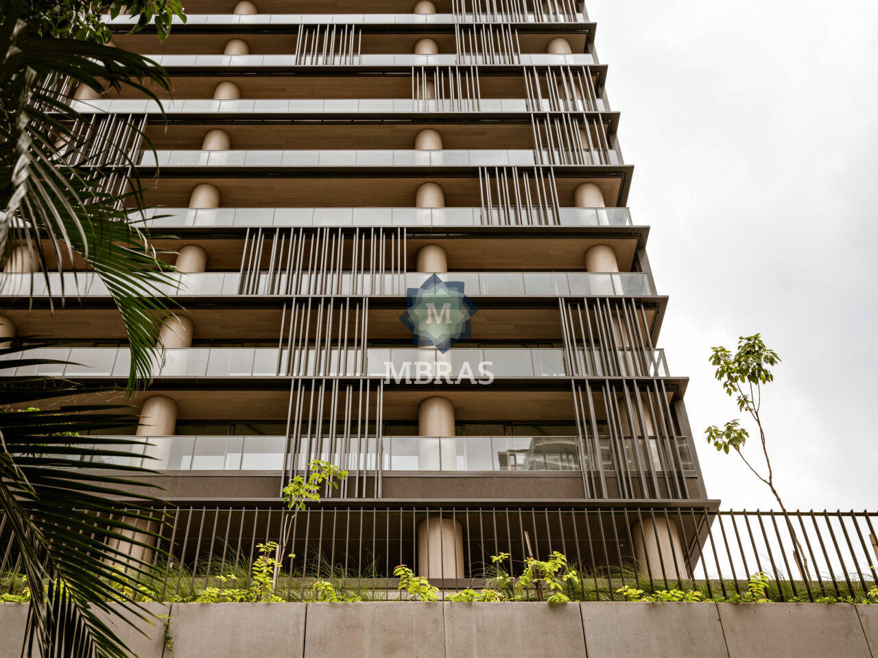 Praça Henrique Monteiro , 232 m2 , andar alto