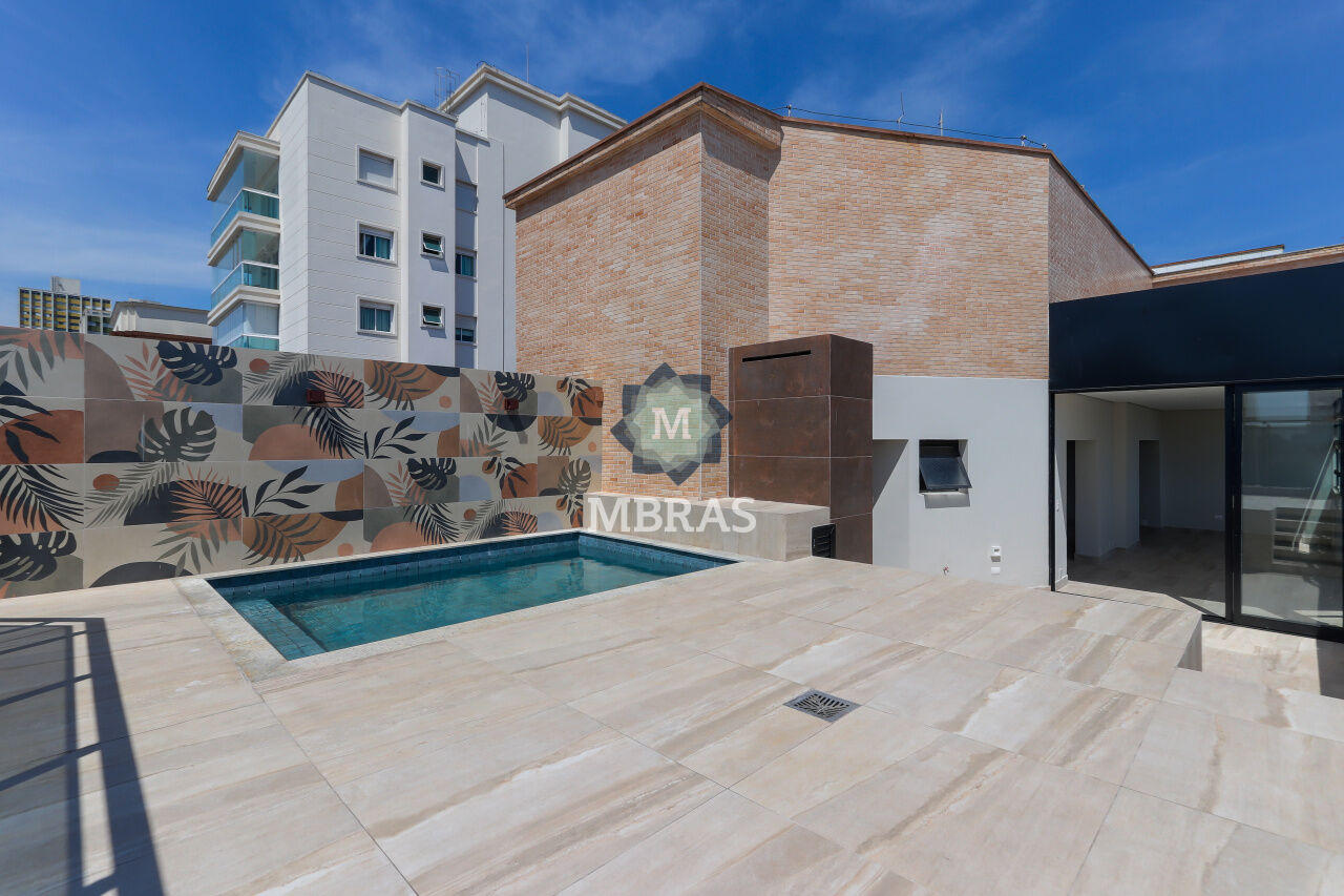 Cobertura reformada em Perdizes com área gourmet e piscina!