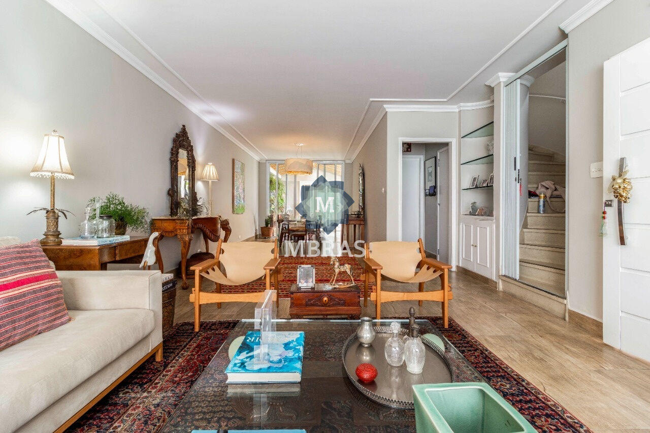 Casa no Jardim Paulistano a poucos passos do Clube Hebraica.