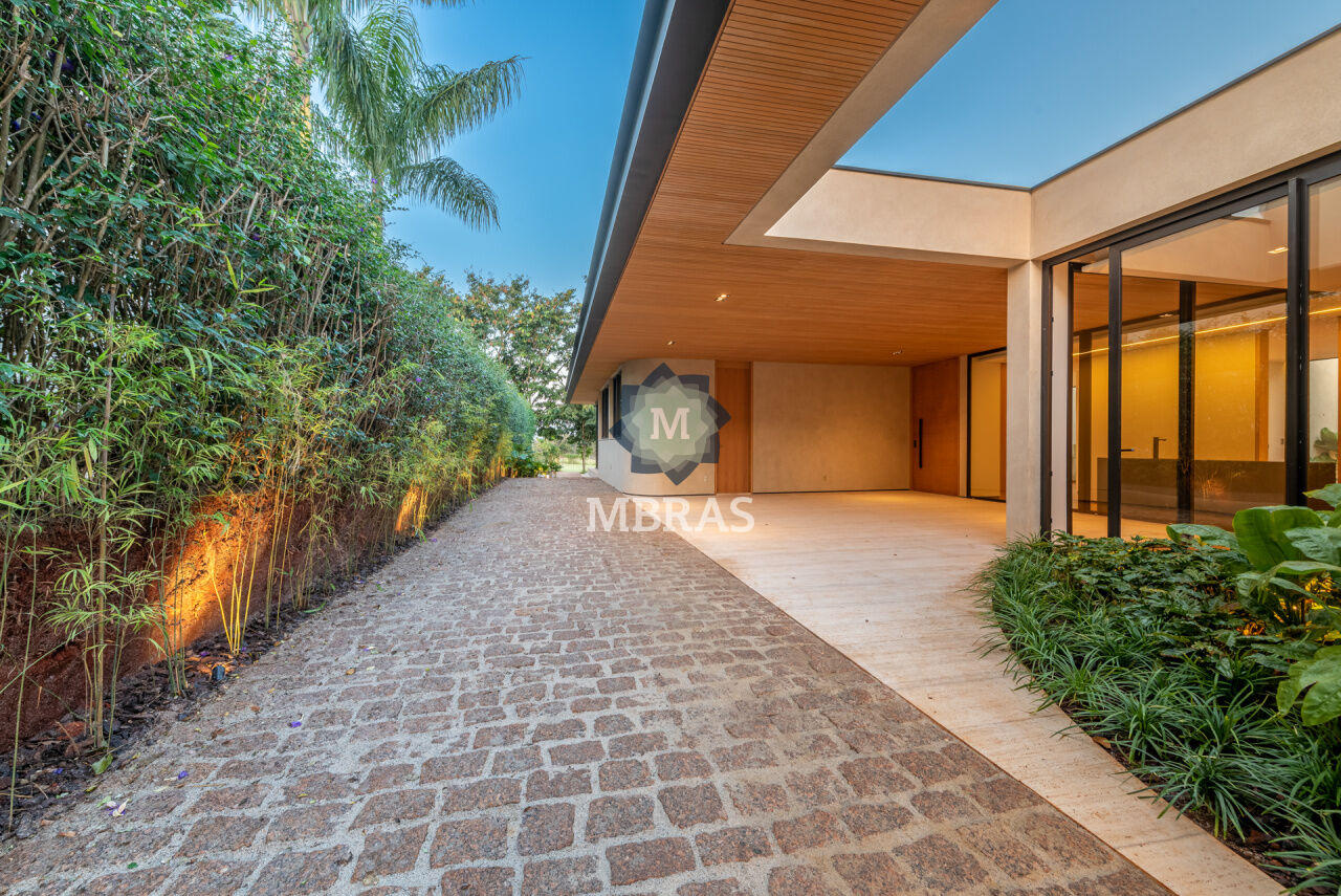 Casa luxuosa assinada por João Armentano